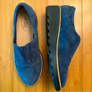 Clarks Collection Suede Slip-on Navy loafers Sharon Sail style Women’s 8 NWOT